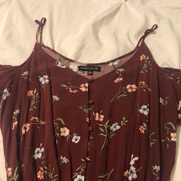 Floral romper from pacsun - Picture 2 of 5